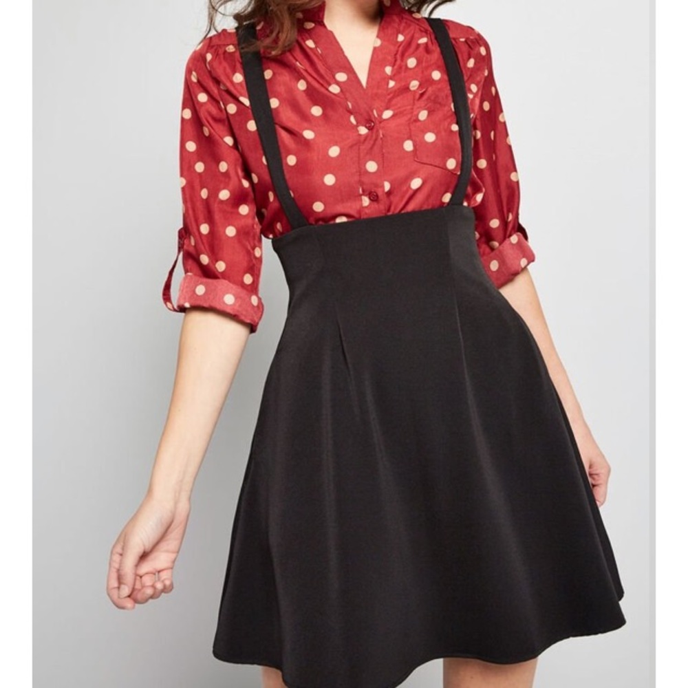 Overall winner jumper suspender skirt